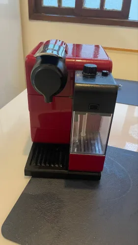 Cafeteira Nespresso Lattissima Touch Vermelha - Funcionando 100%