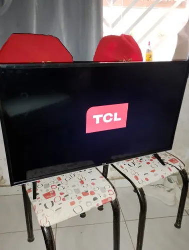 Tv TCL 40 polegadas funcionando perfeitamente