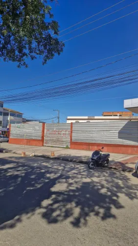 Lote de esquina, ideal para Farmácia 