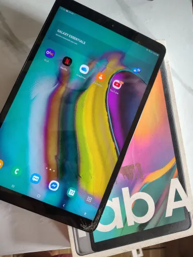 Tab a Samsung trincado pega chip e ligação