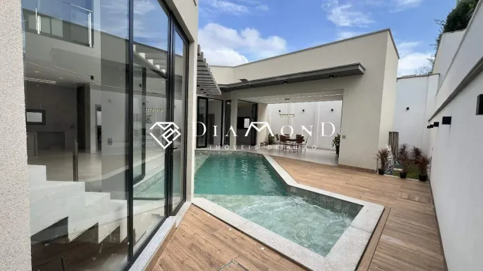 Casa de Alto Padrão com Rooftop SPA e Vista Privilegiada