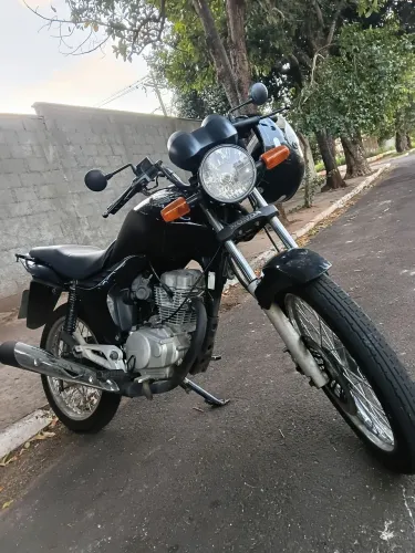Vendo fan 2012 , muito conservada,  comprei pouco tempo, nada fazer, pneus novo