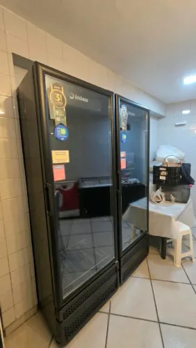 GELADEIRA EXPOSITORA IMBERA R$3700 CADA