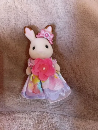 Boneca sylvanian famies coelho princesa das flores