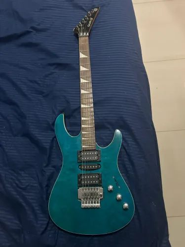 Guitarra Groovin Seattle Series com Floyd Rose - Ótimo Estado!