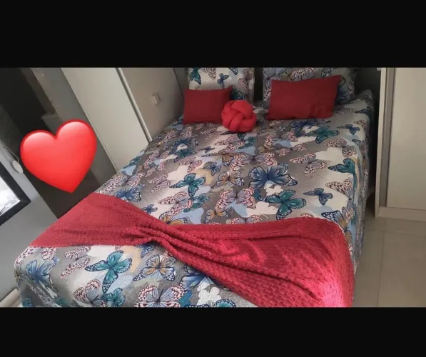 Cama box solteiro e colchão queen