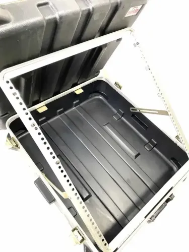 CASE SKB USA P/ MESA RACK 19´ Seminova 600,00