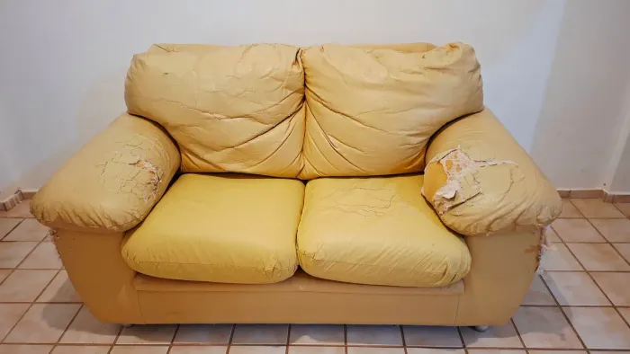 Sofá 2 Lugares de Design Exclusivo - Estrutura e Espuma Ótimas - R$ 300