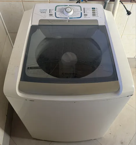 Lavadora Acqua Jet 15,2kg Electrolux