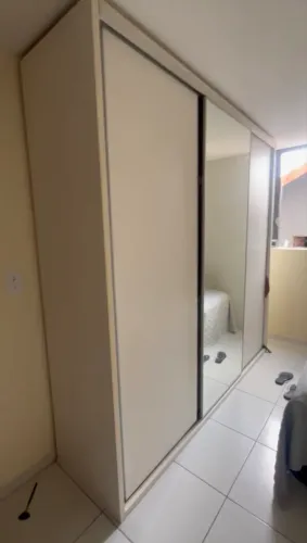 Guarda roupa para doação