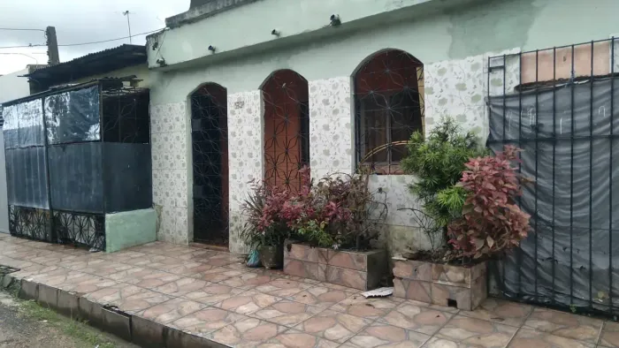 Vendo Casa grande na We 24