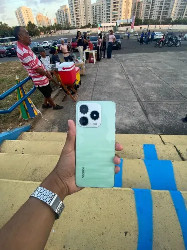 Realme C63