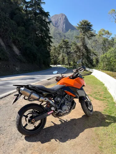 KTM 990