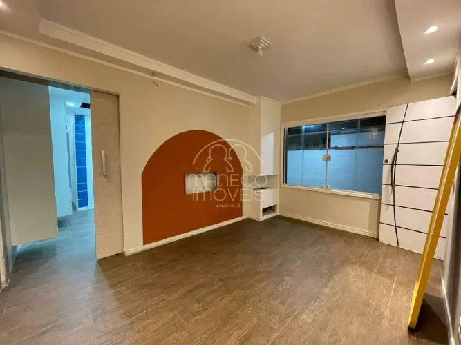 Casa à venda, 2 quartos, 1 suíte, 1 vaga, Vila Valença - São Vicente/SP