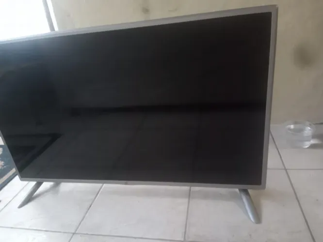 TV LG 39 Polegadas. Para concerto ou retirada de peças.