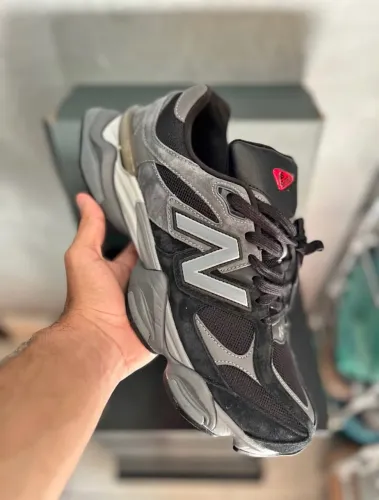 New Balance 9060BLK TAM44