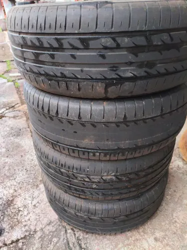 4 Pneus 255/55/19 Argos 