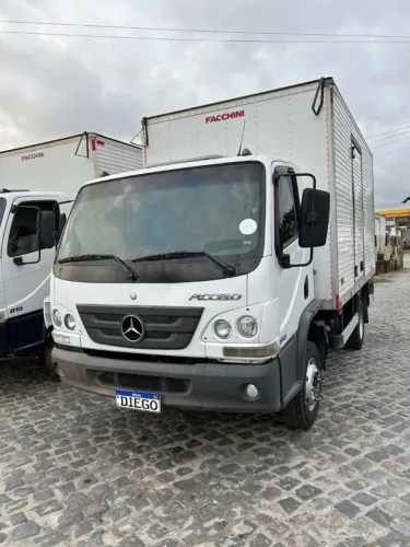 M Bens Accelo 815 Ano: 2022 C Baú 4.50 Metros