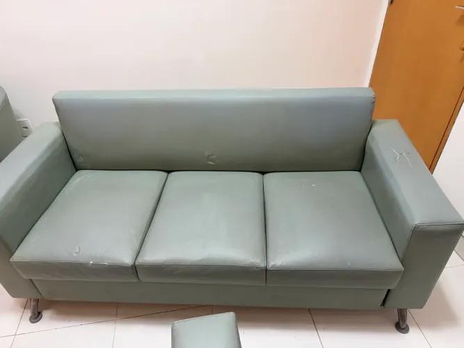 Poltronas, cadeiras e sofá
