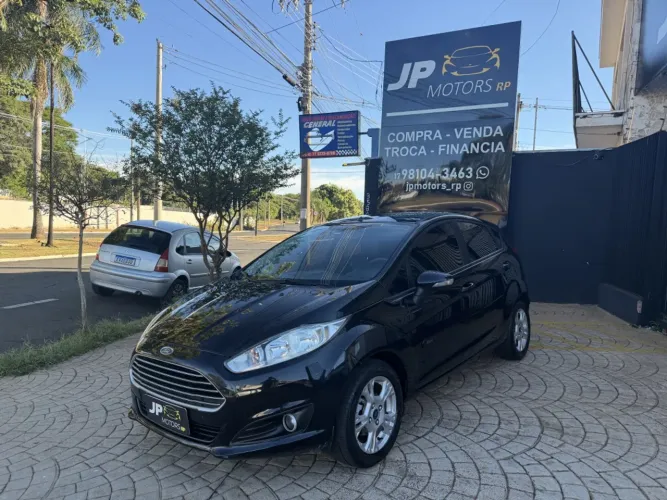 Ford Fiesta 1.6 SE Hatch 16V Flex 4P Powershift 2015