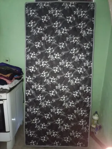 Colchão de solteiro semi novo