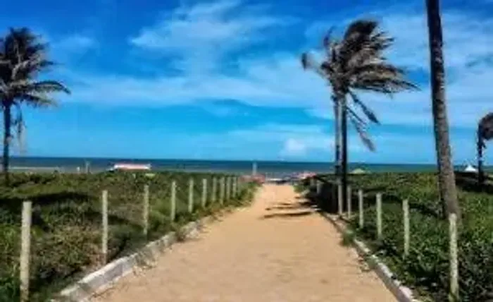 Lote perto da praia em Guriri