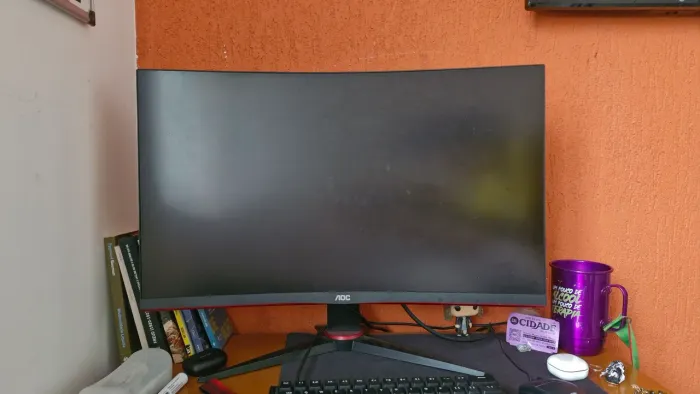 MONITOR GAMER AOC 27" CURVO 240HZ 0.5ms