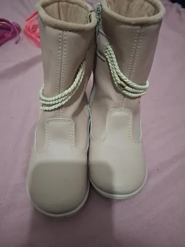 Bota infantil tamanho 28