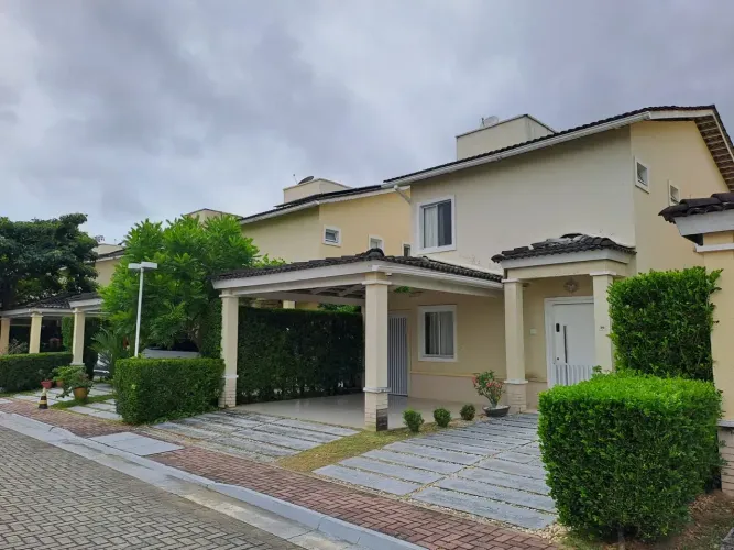 Casa de condomínio no bairro Guaribas - Eusébio - CE