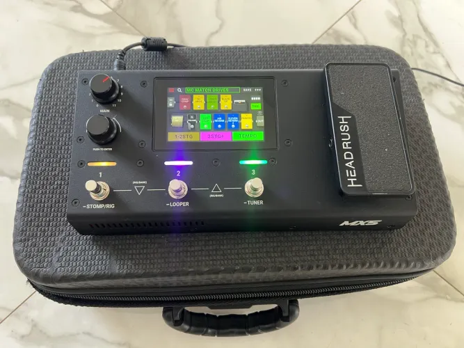 Pedaleira Headrush MX5 para guitarra 
