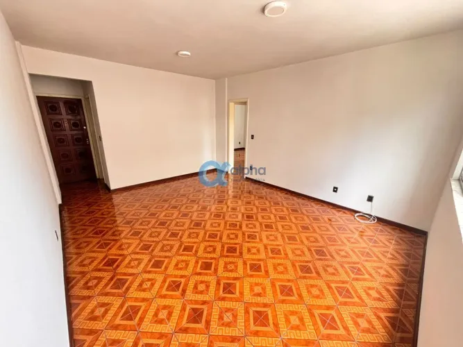 Ótimo Apartamento a Venda no Centro de Petrópolis - Com Vaga de Garagem - Petrópolis/RJ