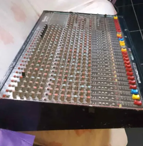 MESA DE AUDIO 