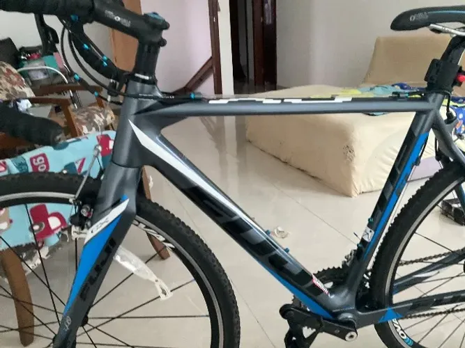 Bicicleta esportiva Fugi Altamira carbono