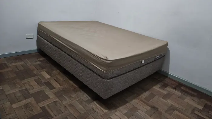 Cama de Casal Box - Usada