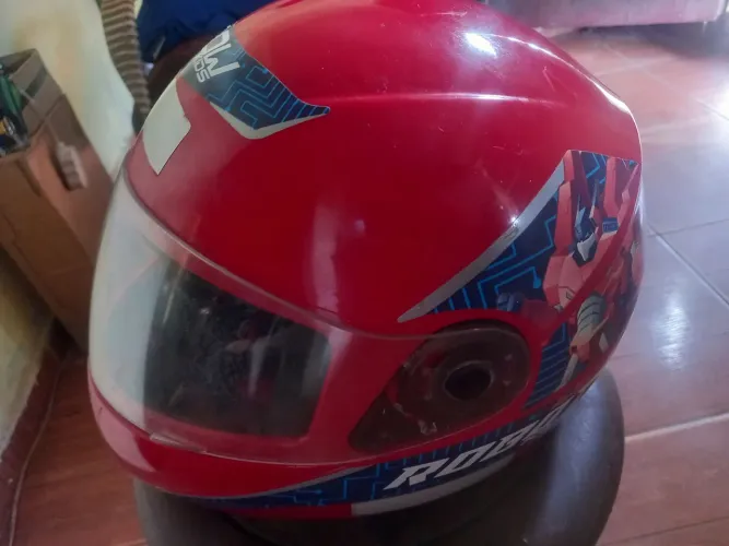 Vendo 2 Capacetes Novos