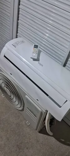 Ar condicionado split semi novos 9 e 12.000 btus..tudo 100%