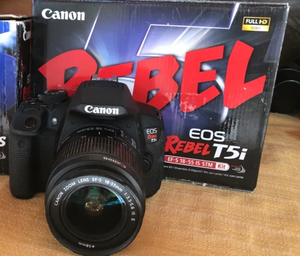 Canon EOS Rebel T5i + lente 18-55mm