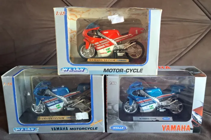 Miniatura Yamaha TZ 250M - Welly 1:18