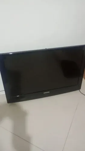 "TV 32" Samsung + TV Box Aquário (Vira Smart TV com Netflix e YouTube)