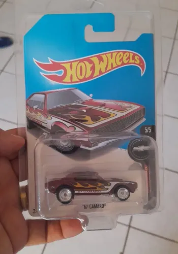 Hot Wheels 67 Camaro Super T Hunt