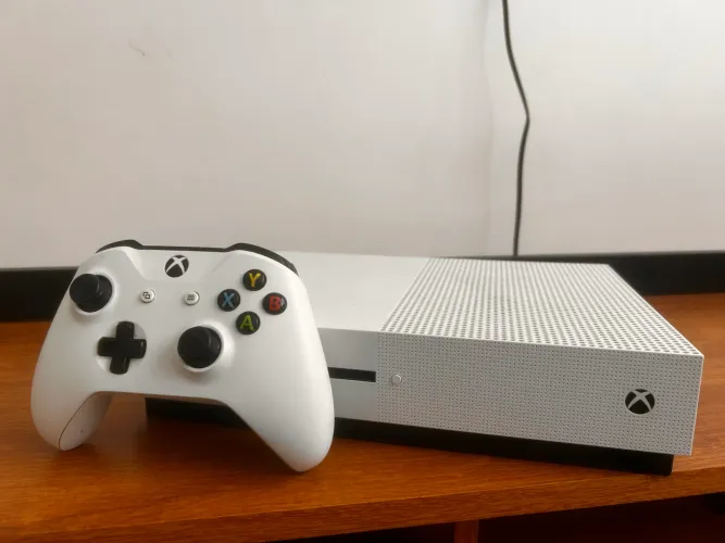 XBOX ONE S - 1TB 