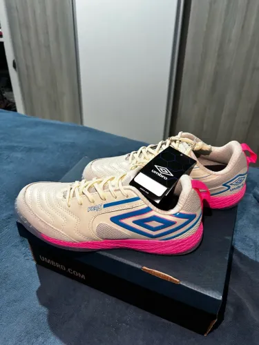 Chuteira umbro Original