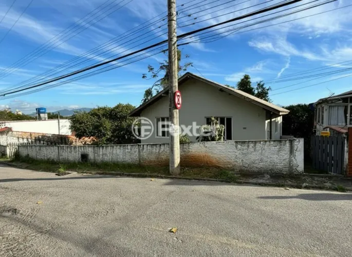 Casa à venda Rua João Câncio Jacques, Costeira do Pirajubaé - Florianópolis