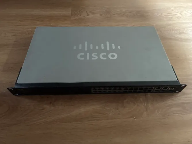 Switch Cisco SF300-24 gerenciável
