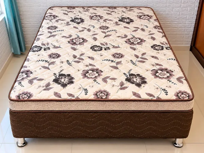 Colchão de Casal com Base - Floral, Conservado e Pronto para Uso