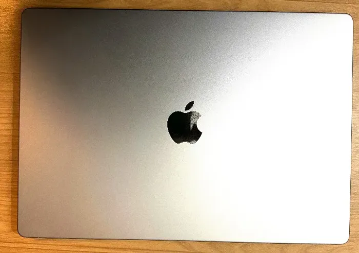 MacBook Pro 16 2023 M2 - 32GB RAM -512 SSD - Tela 16