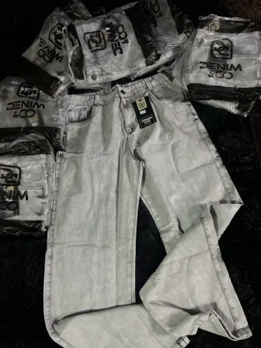 Calça baggy estonada 