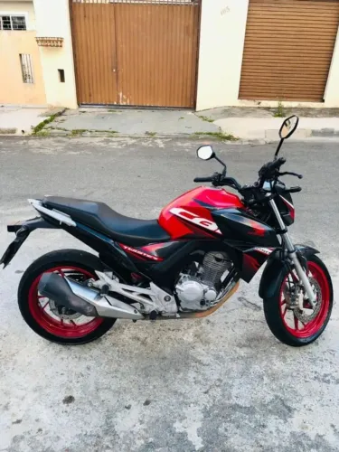 Moto Twister 2020