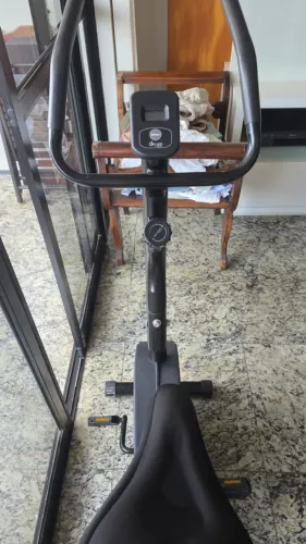 Bicicleta Ergométrica Vertical Dream Fitness