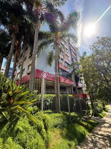 Apartamento 3 dormitórios, sendo 1 suíte, 2 vagas de garagem no bairro Montserrat